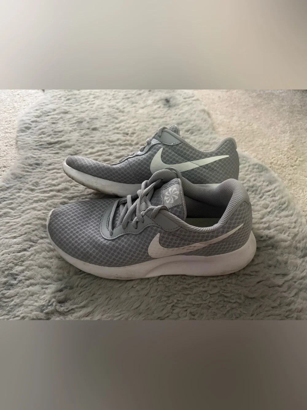 Women’s Nike size 8